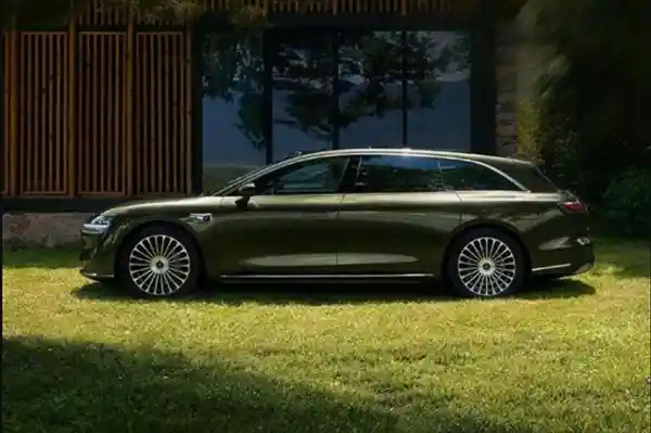 鸿蒙智行9月狂销5.3万台,累计交付突破95万大关!