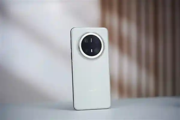 华为Mate 70优享版惊艳亮相!10月震撼发布,3K+价位引爆市场