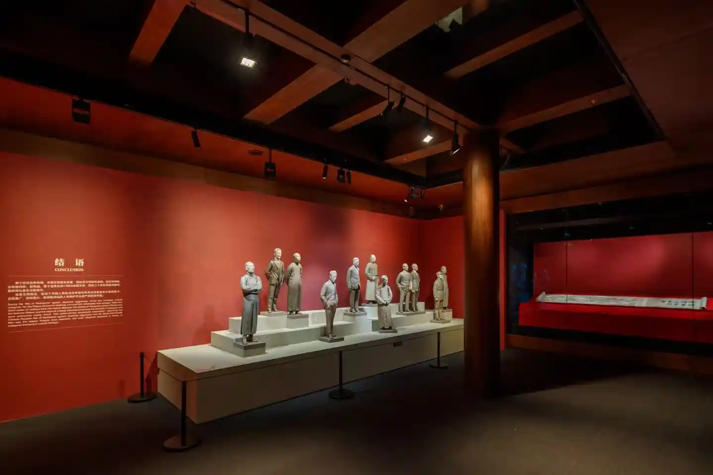 国宝南迁·百年回眸特展震撼开幕，故宫文物重述烽火守护传奇