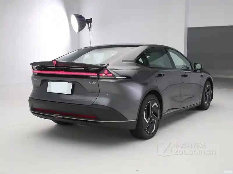 深蓝L07狂降2万！上海康桥店限时钜惠，试驾即享电车新净界