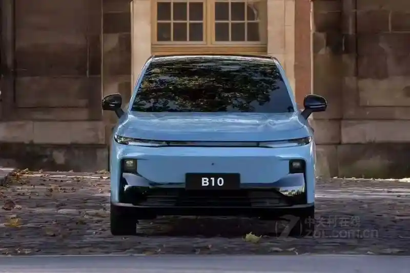 零跑B10震撼上市：天津大沽南路旗舰中心9.98万起售，引领新潮出行风向标