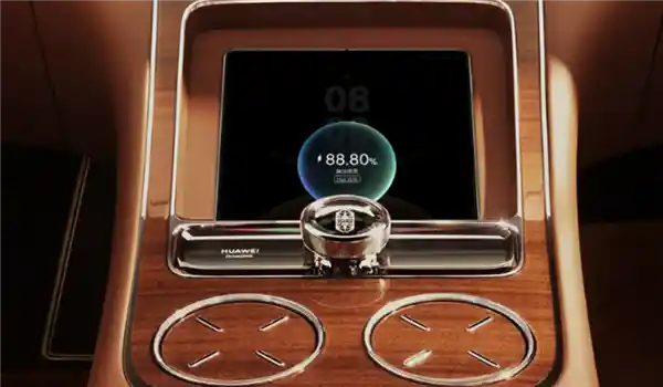 华为Mate X7震撼登场：折叠屏新标杆，智能体验再升级