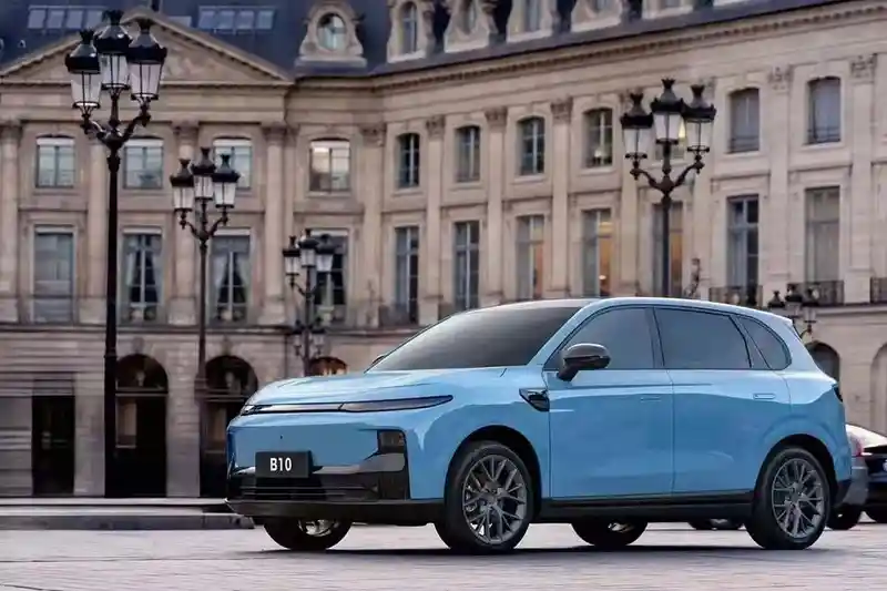 北京昌平乐多港零跑体验中心引爆购车热潮：B10 2025款510行政版限时直降5000元，B10京喜价震撼登场！