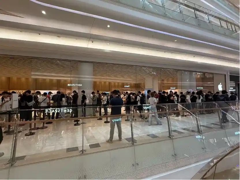 17系列首发布局现反转:标准版抢手,Pro成冷门?