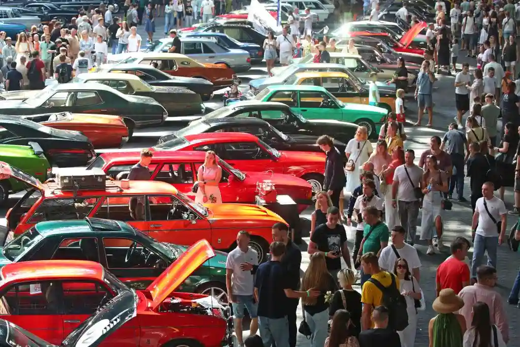 经典重现:白俄罗斯复古汽车展震撼启幕