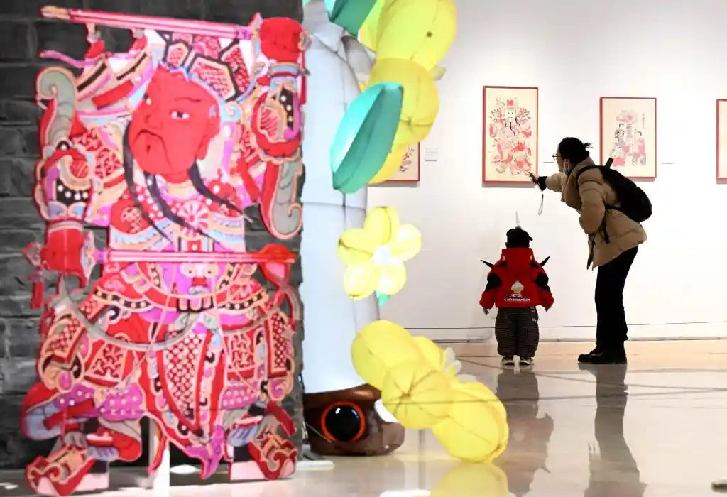 假期新去处：艺术展览引爆文化热潮