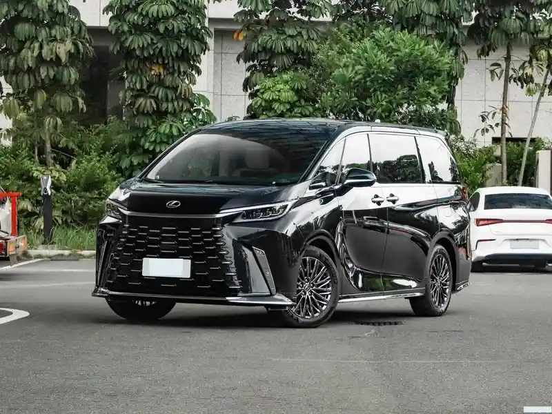 雷克萨斯LM震撼上市，119.9万起开启豪华出行新纪元