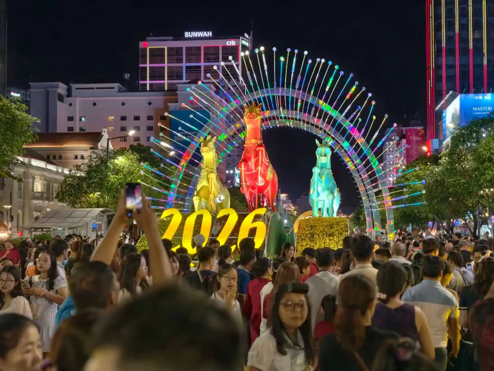 越南特斯拉冲刺30万辆目标，背后中国供应链暗藏哪些巨头？