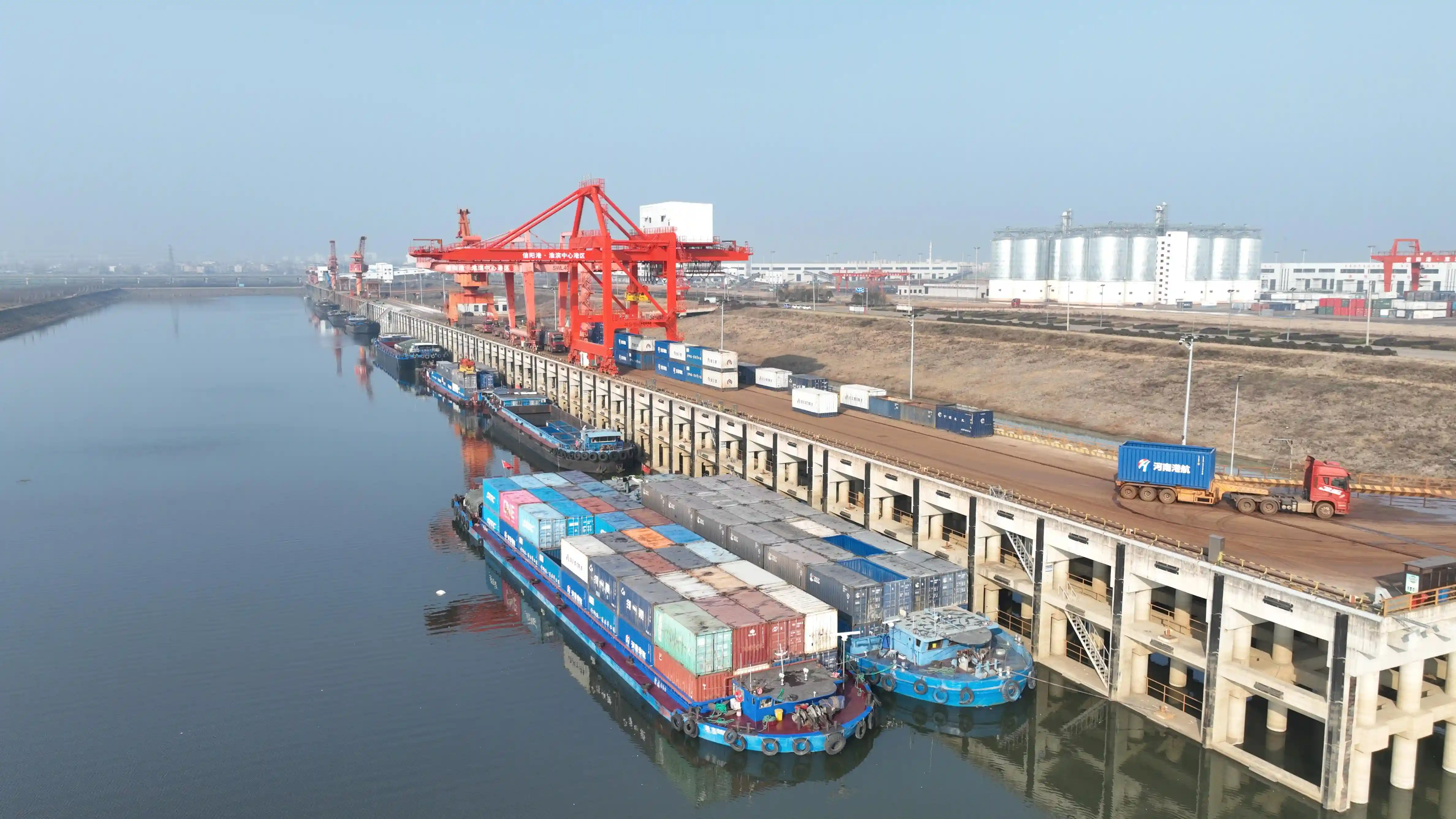 旱鸭子逆袭成船老大：新春探访水域新传奇