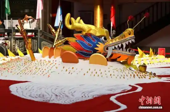 福州百米米龙舞动拗九节 非遗传承演绎孝善新风尚