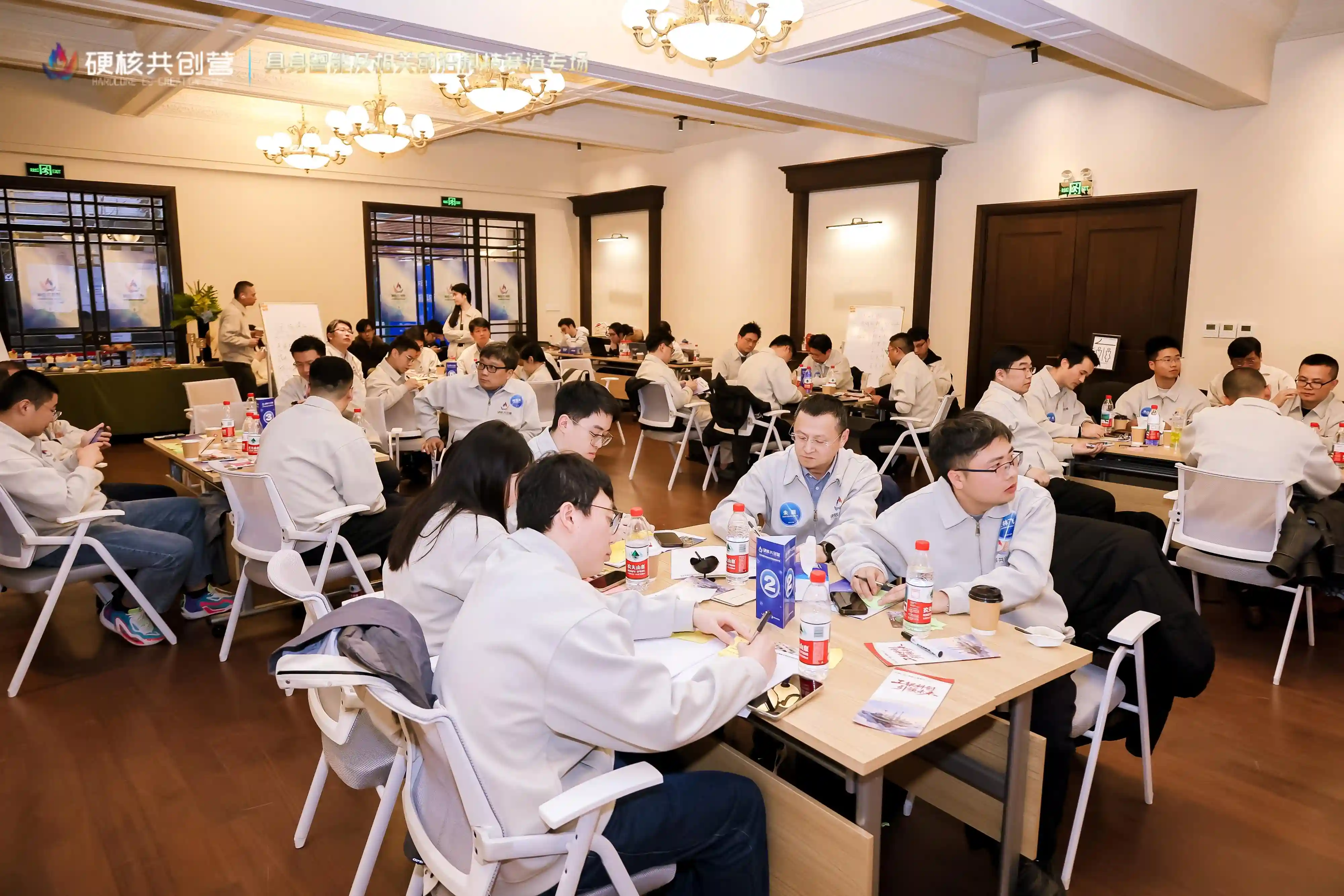 具身智能迈入萌芽期:多元探索引发行业新思考