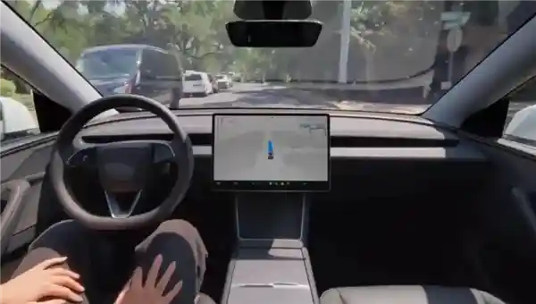 特斯拉祭出FSD铁律:擅自启用即断保、追责、入刑!自动驾驶边界再敲警钟